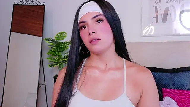 Snapshot of SaritaBratz chatting on 3, 10, 2025 SaritaBratz online show from 3, 10, 2025