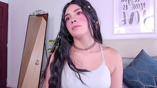 Snapshot of SaritaBratz chatting on 19, 11, 2025 SaritaBratz online show from 19, 11, 2025