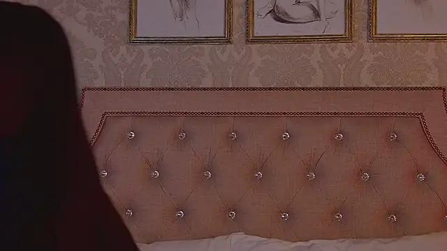 HeatherSweet  online show from 8, 9, 2025