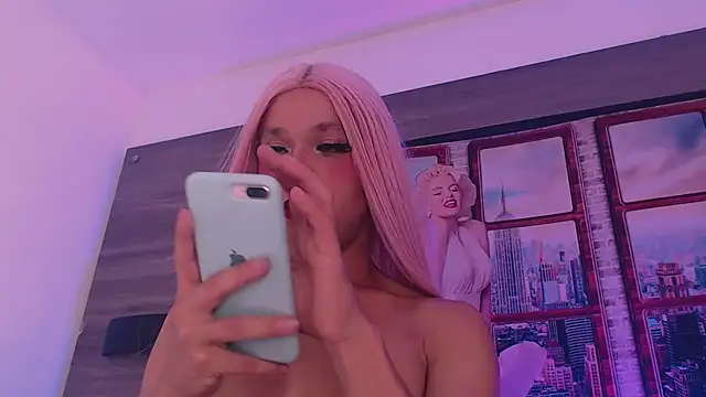 Snapshot of SashaNova chatting on 9, 11, 2025 SashaNova online show from 9, 11, 2025