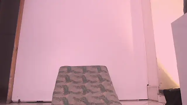 Snapshot of SashaNova chatting on 22, 12, 2025 SashaNova online show from 22, 12, 2025