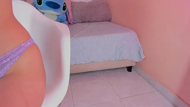 Olivia pretty  online show from 6, 3, 2025