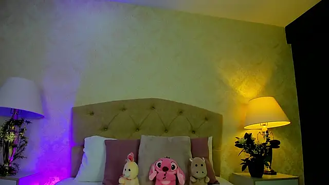 Mia Montess online show from 30, 4, 2026