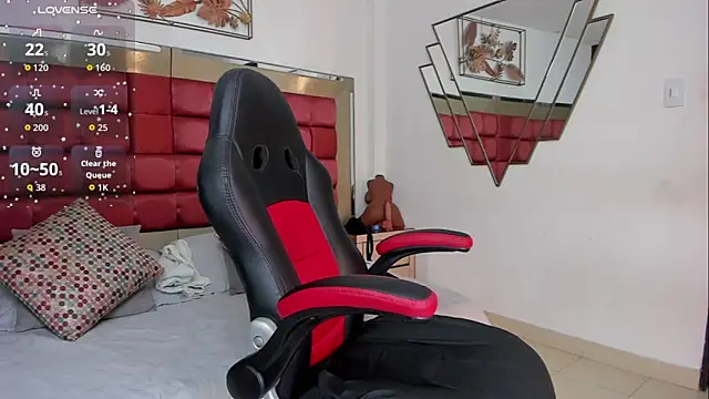 SaskiaGrendel online show from 28, 10, 2025