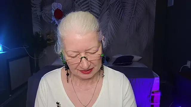 Maya Mayflower online show from 14, 3, 2025