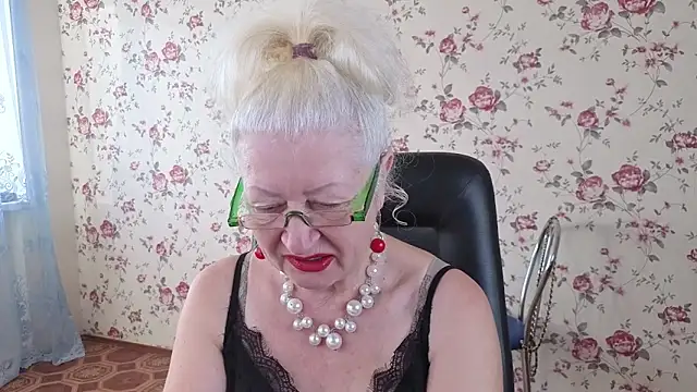 Maya Mayflower online show from 23, 9, 2025