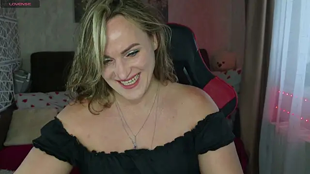 Snapshot of Anya-Sweet chatting on 23, 9, 2025 Anya-Sweet online show from 23, 9, 2025