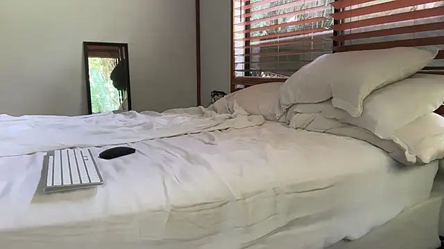 Snapshot of pleasuresponge chatting on 22, 12, 2025 pleasuresponge online show from 22, 12, 2025