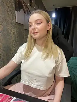 Snapshot of Lina_ly chatting on 16, 3, 2025 Lina ly online show from 16, 3, 2025