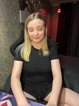 Snapshot of Lina_ly chatting on 11, 10, 2025 Lina ly online show from 11, 10, 2025