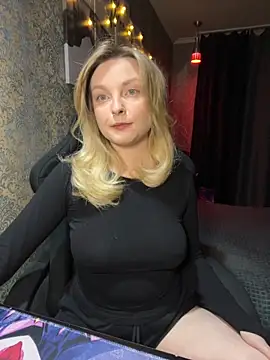 Snapshot of Lina_ly chatting on 16, 10, 2025 Lina ly online show from 16, 10, 2025