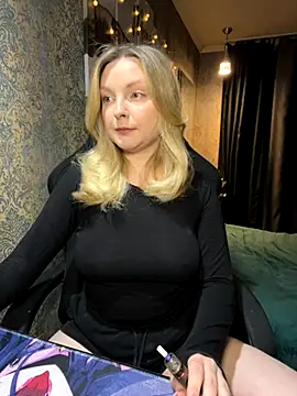 Snapshot of Lina_ly chatting on 30, 10, 2025 Lina ly online show from 30, 10, 2025