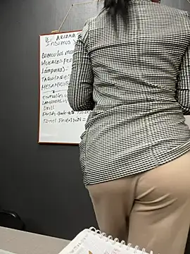 Ariana Rodriguez online show from 17, 3, 2025