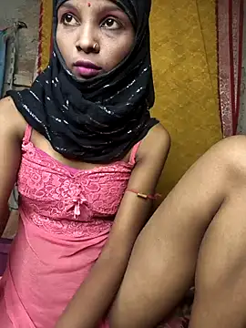 Snapshot of Cutesoma01 chatting on 28, 10, 2025 Cutesoma01 online show from 28, 10, 2025