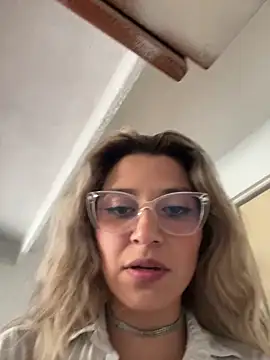 Isabella Varella online show from 5, 1, 2026