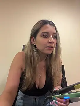 Isabella Varella online show from 18, 3, 2026