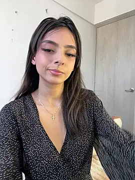 ZaraLuuv online show from 5, 2, 2026