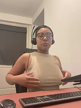 Melia Rayne online show from 3, 2, 2026