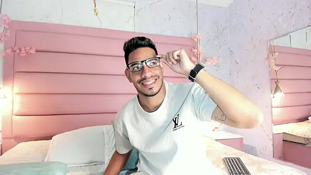 Snapshot of ETHAN_DRAVEN chatting on 11, 9, 2025 ETHAN DRAVEN online show from 11, 9, 2025