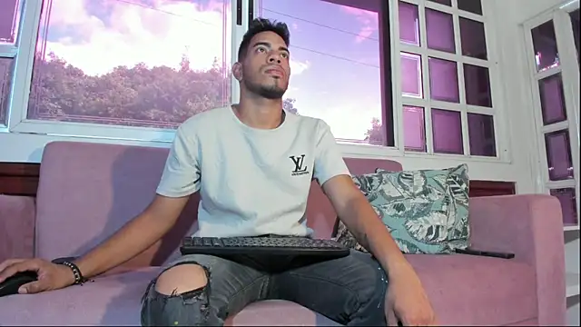 Snapshot of ETHAN_DRAVEN chatting on 15, 9, 2025 ETHAN DRAVEN online show from 15, 9, 2025