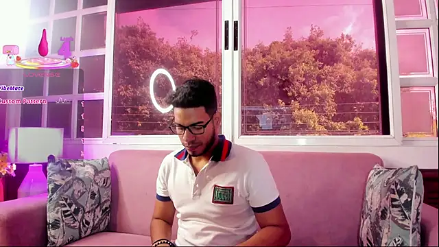 Snapshot of ETHAN_DRAVEN chatting on 18, 9, 2025 ETHAN DRAVEN online show from 18, 9, 2025