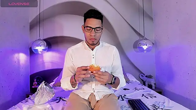 Snapshot of ETHAN_DRAVEN chatting on 23, 9, 2025 ETHAN DRAVEN online show from 23, 9, 2025