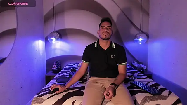 Snapshot of ETHAN_DRAVEN chatting on 13, 10, 2025 ETHAN DRAVEN online show from 13, 10, 2025