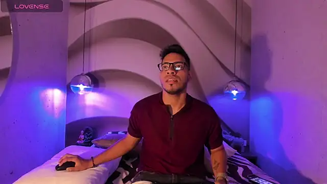 Snapshot of ETHAN_DRAVEN chatting on 20, 10, 2025 ETHAN DRAVEN online show from 20, 10, 2025