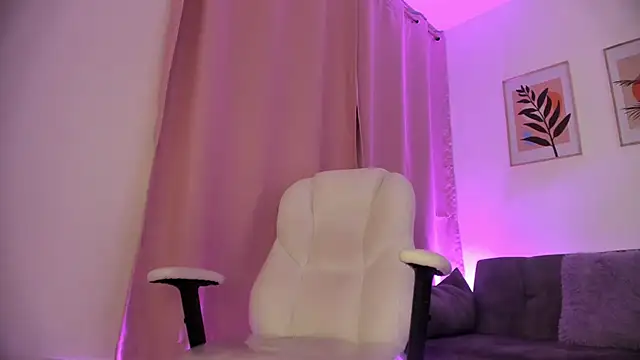 Snapshot of gaaby_foxx chatting on 12, 6, 2026 gaaby foxx online show from 12, 6, 2026