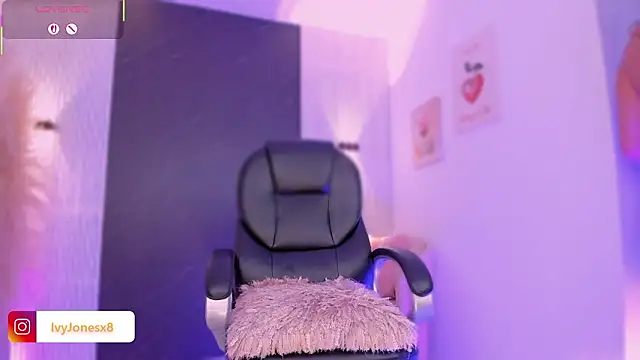 IvyJonesX online show from 10, 3, 2026