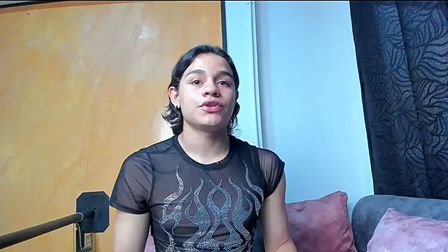 Moonroxe  online show from 12, 3, 2025