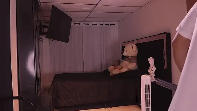 Snapshot of ErosKhaos chatting on 5, 10, 2025 ErosKhaos online show from 5, 10, 2025