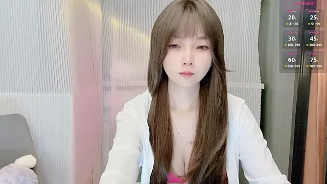 Snapshot of Evelyn-168 chatting on 19, 11, 2025 Evelyn-168 online show from 19, 11, 2025