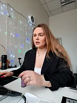 Juicy PeachLux online show from 18, 4, 2026