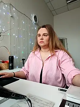 Juicy PeachLux online show from 1, 5, 2026