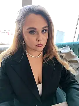 Juicy PeachLux online show from 8, 5, 2026