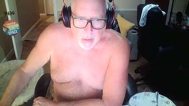 Snapshot of superbearboss chatting on 30, 6, 2026 superbearboss online show from 30, 6, 2026