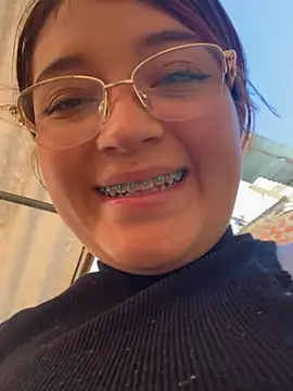 Snapshot of Karina_Leon chatting on 6, 7, 2026 Karina Leon online show from 6, 7, 2026