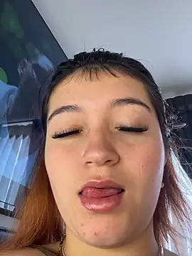 Snapshot of Karina_Leon chatting on 12, 7, 2026 Karina Leon online show from 12, 7, 2026