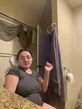 Snapshot of sexy_milfbell chatting on 11, 3, 2025 sexy milfbell online show from 11, 3, 2025