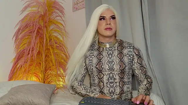 isahilton1 online show from 22, 3, 2025