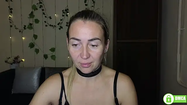 Kiss julli88I online show from 3, 11, 2025