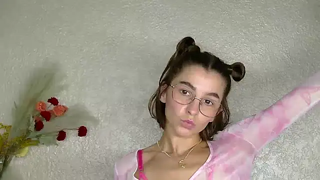 Snapshot of luna_Gharming chatting on 11, 9, 2025 luna Gharming online show from 11, 9, 2025