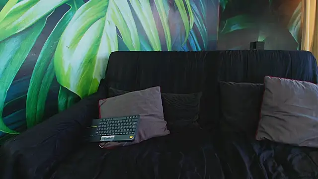 Snapshot of LukeCrews chatting on 18, 9, 2025 LukeCrews online show from 18, 9, 2025