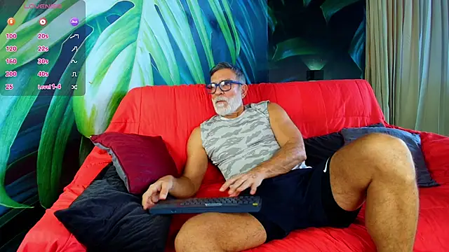 Snapshot of LukeCrews chatting on 23, 9, 2025 LukeCrews online show from 23, 9, 2025