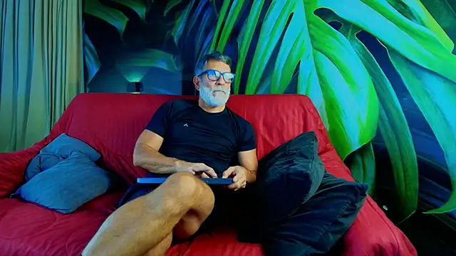 Snapshot of LukeCrews chatting on 30, 9, 2025 LukeCrews online show from 30, 9, 2025