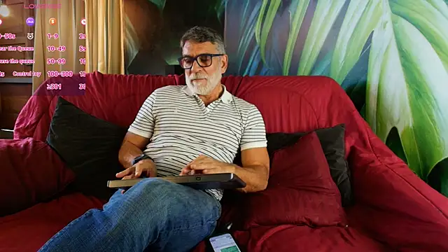 Snapshot of LukeCrews chatting on 4, 10, 2025 LukeCrews online show from 4, 10, 2025