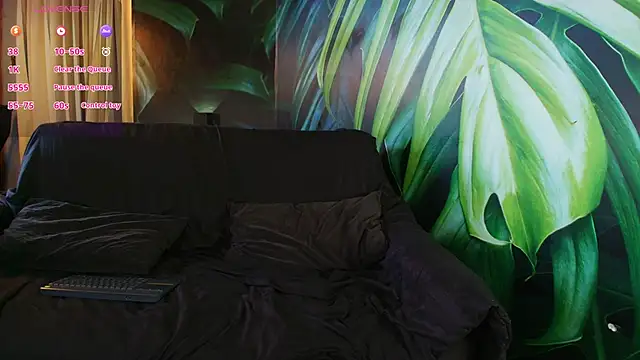 Snapshot of LukeCrews chatting on 12, 10, 2025 LukeCrews online show from 12, 10, 2025