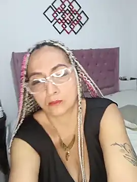 AlessandraLeroy online show from 18, 12, 2025