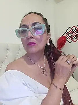 AlessandraLeroy online show from 5, 7, 2026